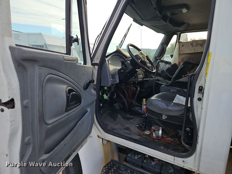 image for item EI8392 2007 International  4300 SBA  box truck