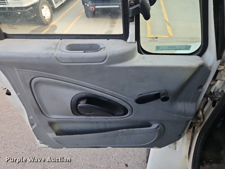 image for item EI8392 2007 International  4300 SBA  box truck