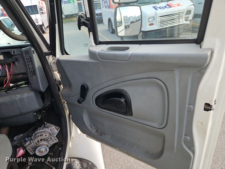 image for item EI8392 2007 International  4300 SBA  box truck