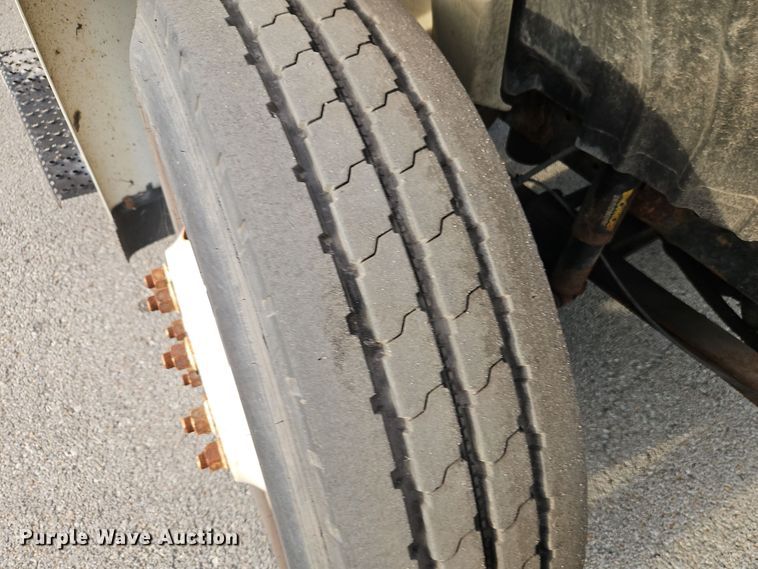 image for item EI8392 2007 International  4300 SBA  box truck