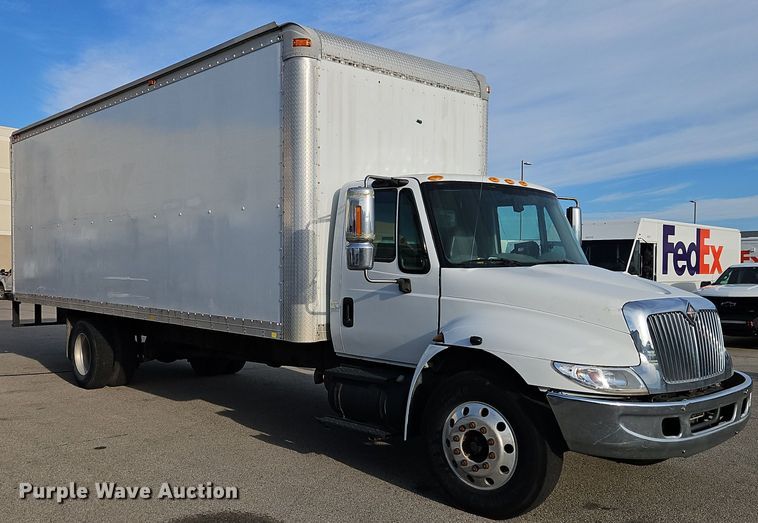 image for item EI8393 2007 International  4300  box truck