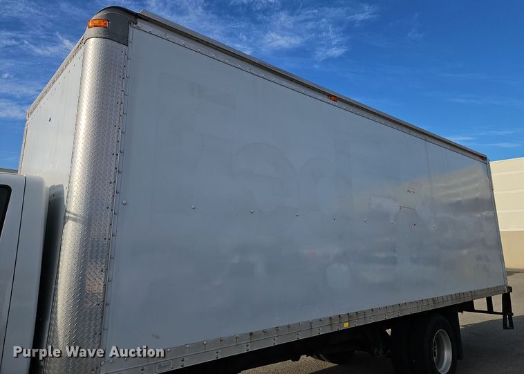 image for item EI8393 2007 International  4300  box truck