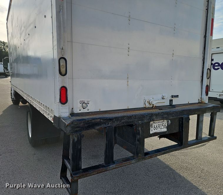 image for item EI8393 2007 International  4300  box truck