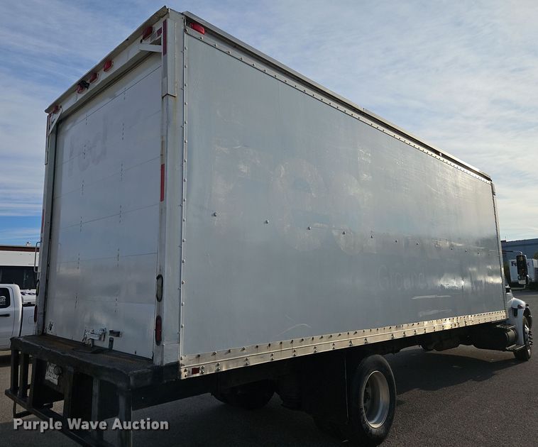 image for item EI8393 2007 International  4300  box truck