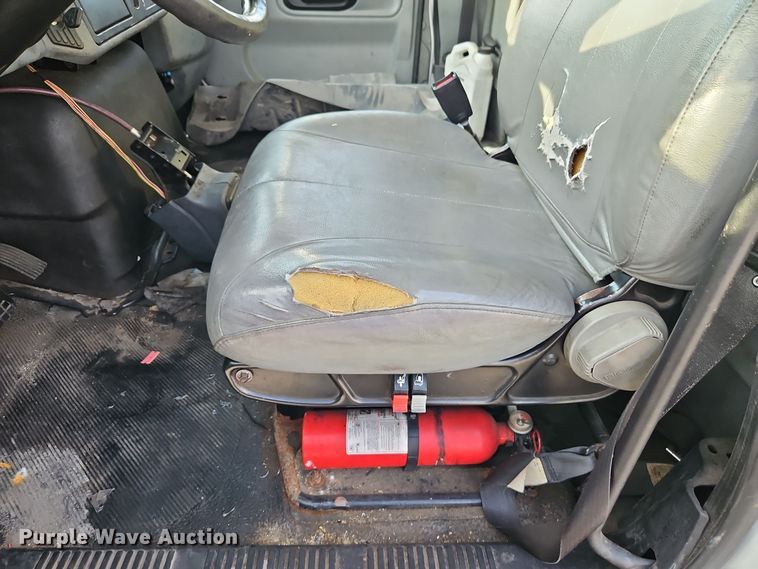 image for item EI8393 2007 International  4300  box truck