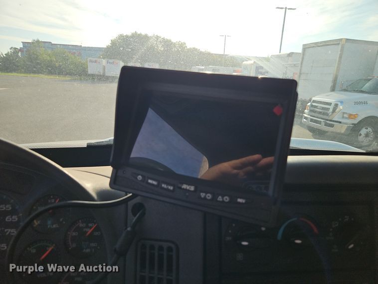 image for item EI8393 2007 International  4300  box truck