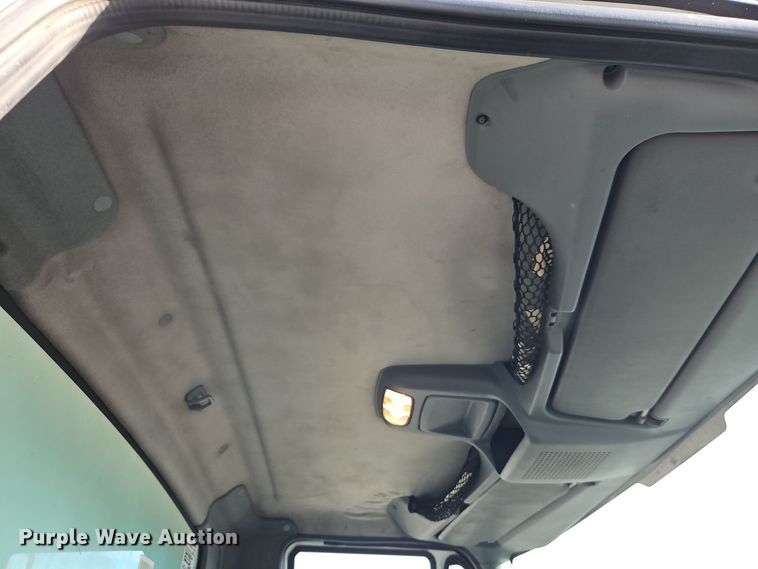 image for item EI8393 2007 International  4300  box truck