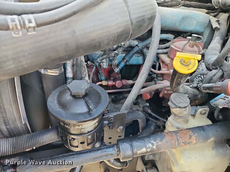 image for item EI8393 2007 International  4300  box truck