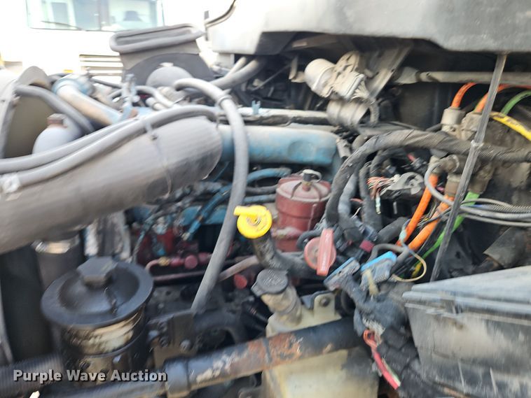 image for item EI8393 2007 International  4300  box truck