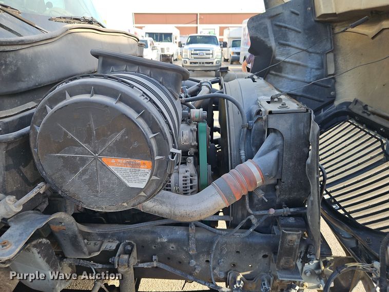 image for item EI8393 2007 International  4300  box truck