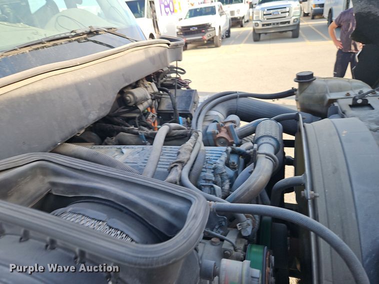 image for item EI8393 2007 International  4300  box truck