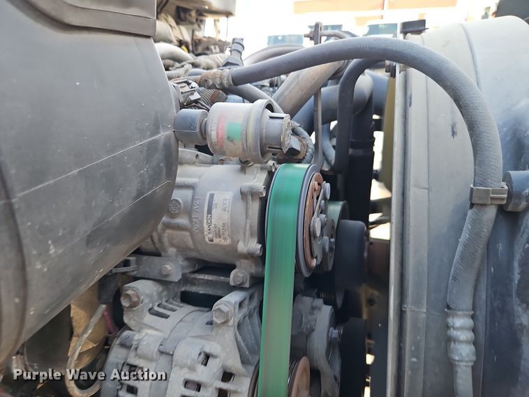 image for item EI8393 2007 International  4300  box truck