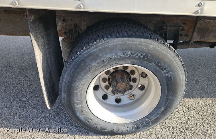 image for item EI8393 2007 International  4300  box truck