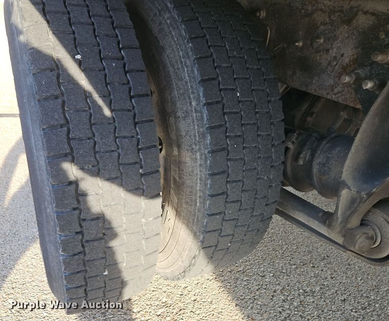 image for item EI8393 2007 International  4300  box truck