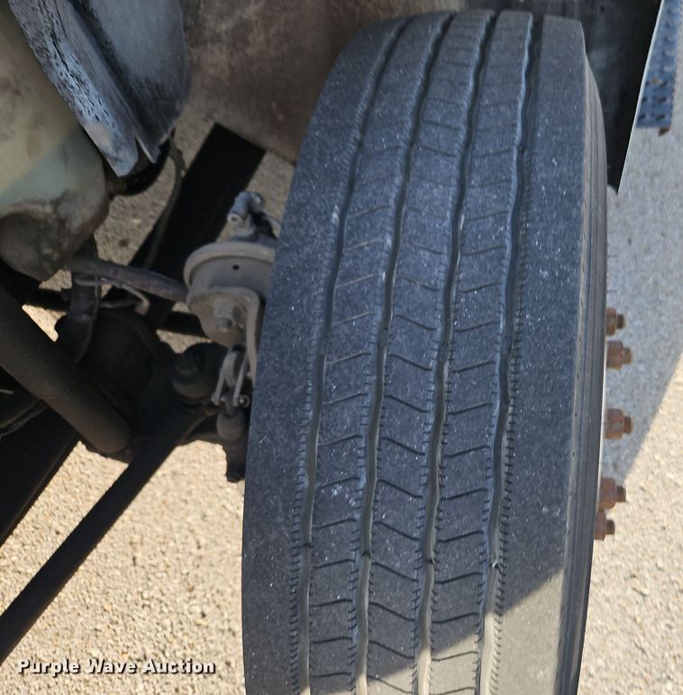 image for item EI8393 2007 International  4300  box truck