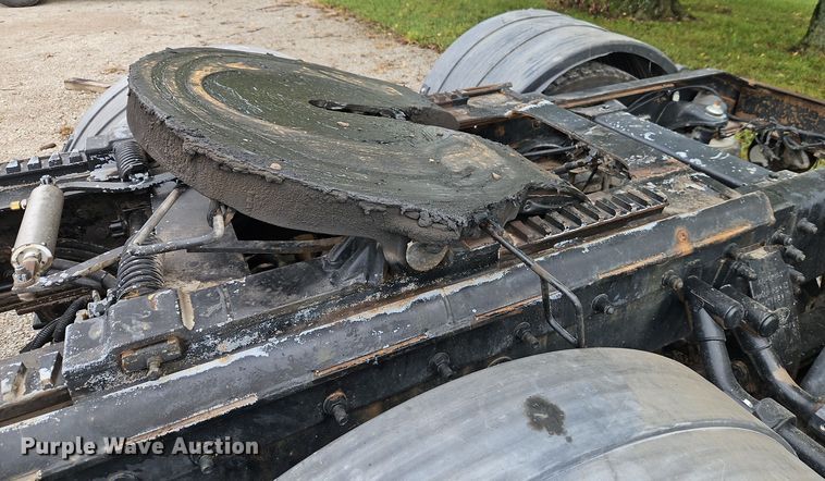 image for item EI8400 2007 Peterbilt  379 semi truck