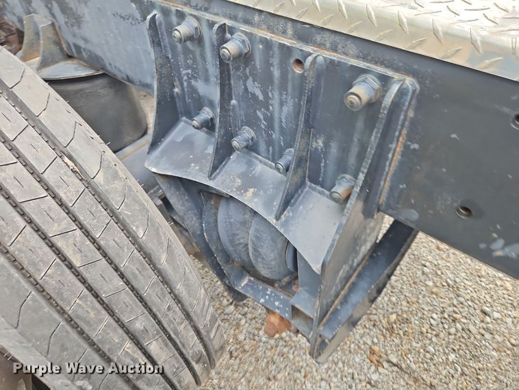 image for item EI8400 2007 Peterbilt  379 semi truck