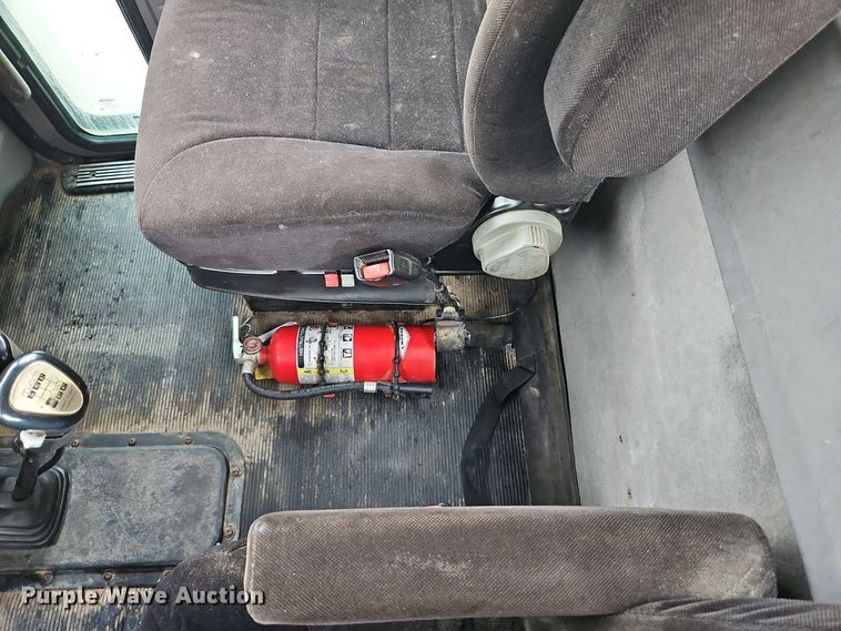 image for item EI8400 2007 Peterbilt  379 semi truck