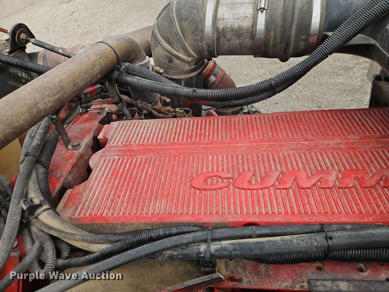 image for item EI8400 2007 Peterbilt  379 semi truck