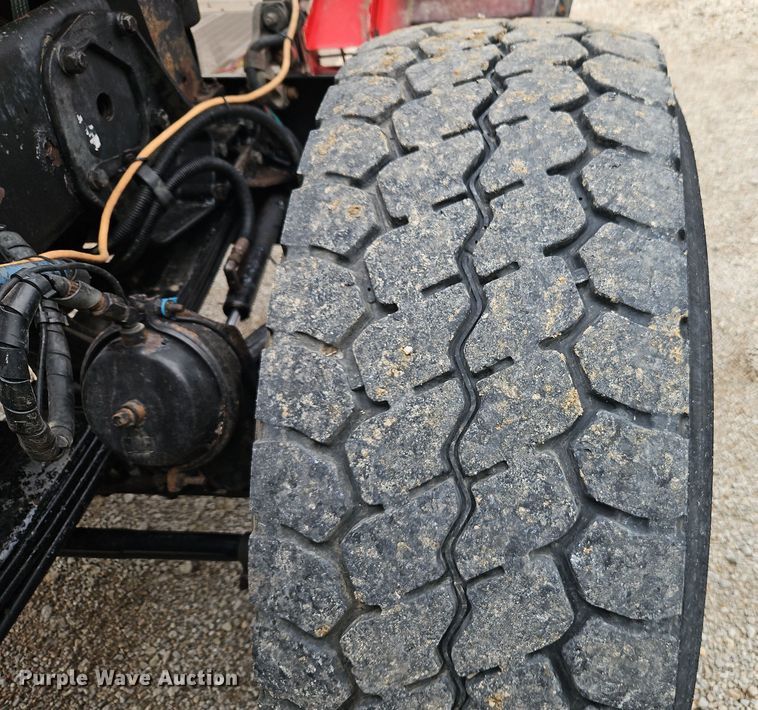 image for item EI8400 2007 Peterbilt  379 semi truck