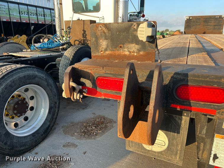 image for item EJ3022 2007 Wabash Transcraft SF-660H flatbed trailer