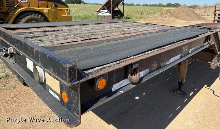 image for item EJ3081 2002 Viking VFD46R16F35T drop deck equipment trailer