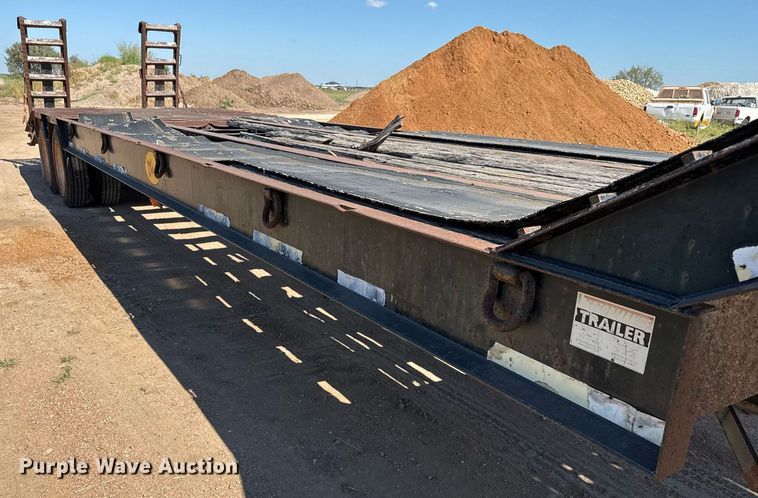 image for item EJ3081 2002 Viking VFD46R16F35T drop deck equipment trailer