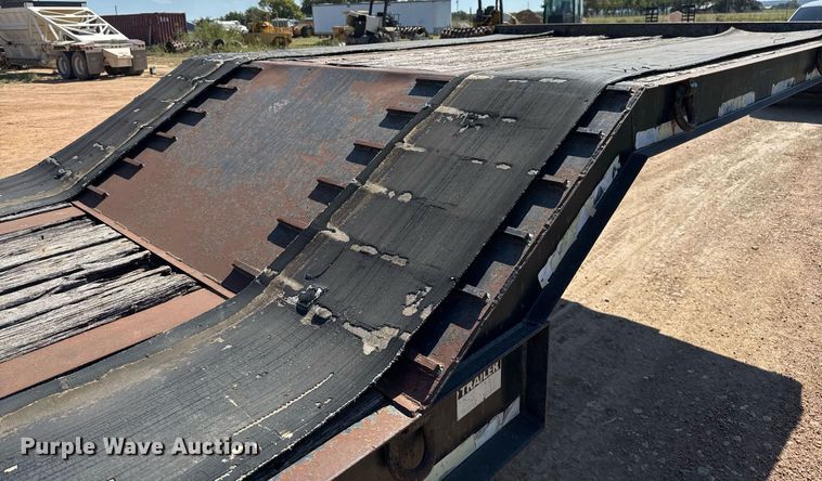 image for item EJ3081 2002 Viking VFD46R16F35T drop deck equipment trailer