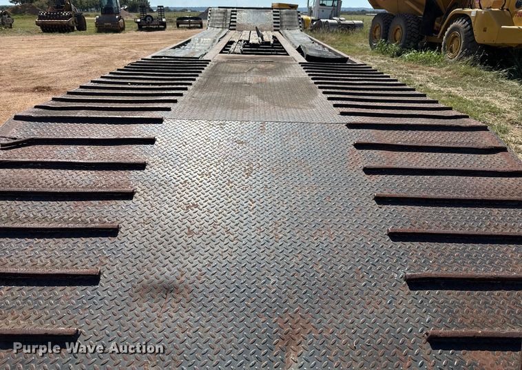 image for item EJ3081 2002 Viking VFD46R16F35T drop deck equipment trailer