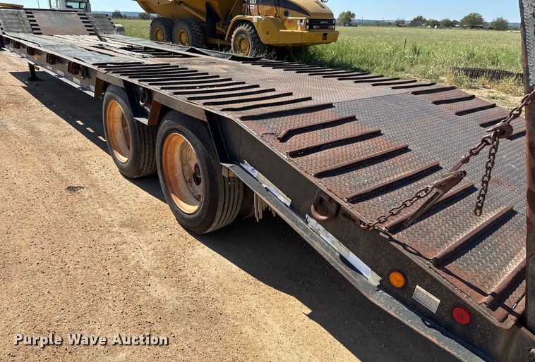 image for item EJ3081 2002 Viking VFD46R16F35T drop deck equipment trailer