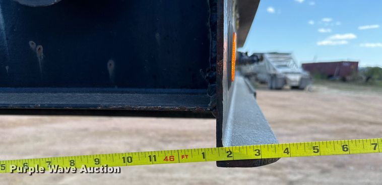 image for item EJ3081 2002 Viking VFD46R16F35T drop deck equipment trailer