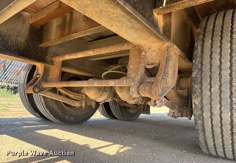 image for item EJ3081 2002 Viking VFD46R16F35T drop deck equipment trailer