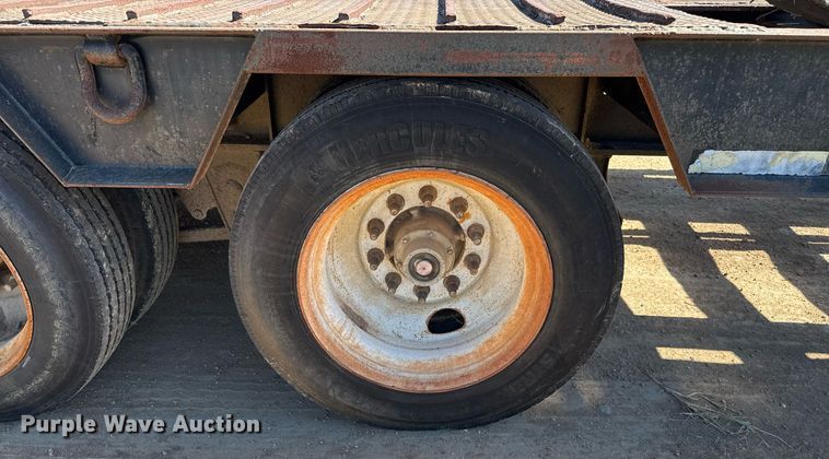 image for item EJ3081 2002 Viking VFD46R16F35T drop deck equipment trailer