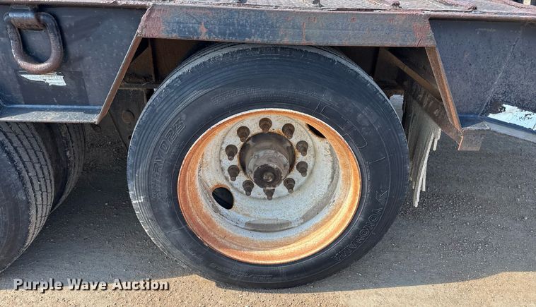 image for item EJ3081 2002 Viking VFD46R16F35T drop deck equipment trailer