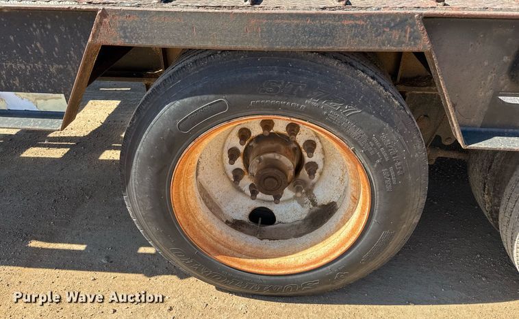 image for item EJ3081 2002 Viking VFD46R16F35T drop deck equipment trailer