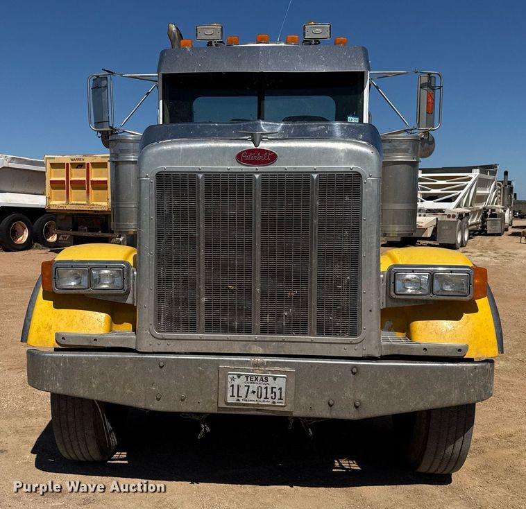 image for item EJ3082 1999 Peterbilt 378 semi truck