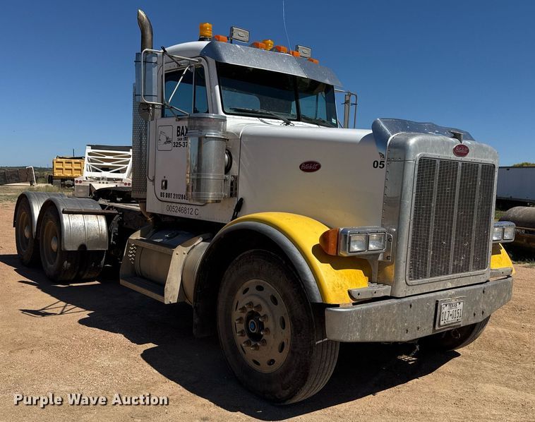image for item EJ3082 1999 Peterbilt 378 semi truck