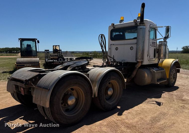 image for item EJ3082 1999 Peterbilt 378 semi truck