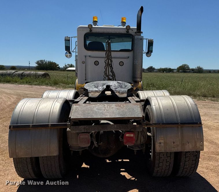 image for item EJ3082 1999 Peterbilt 378 semi truck