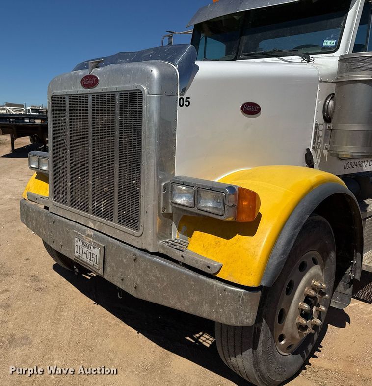 image for item EJ3082 1999 Peterbilt 378 semi truck
