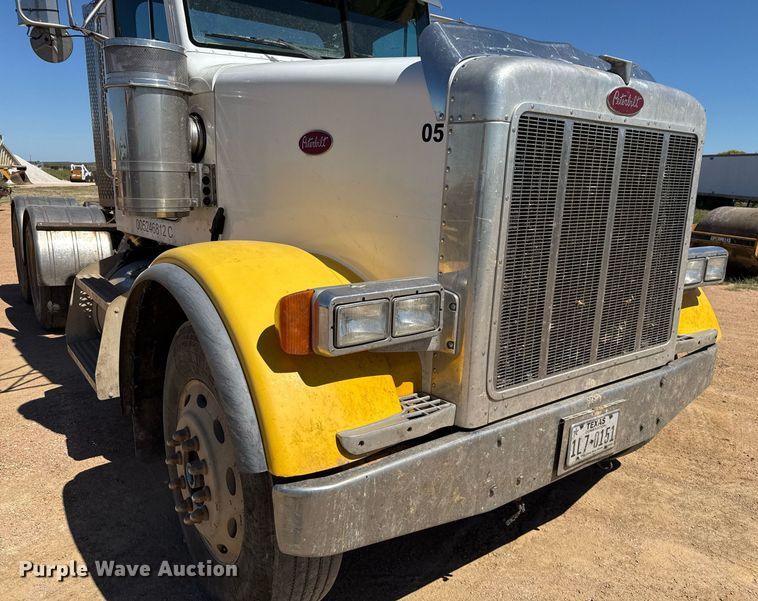 image for item EJ3082 1999 Peterbilt 378 semi truck