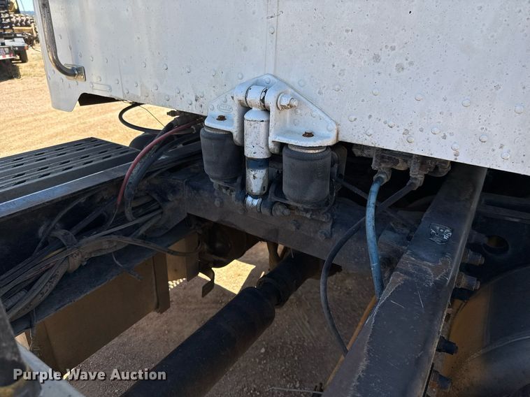 image for item EJ3082 1999 Peterbilt 378 semi truck