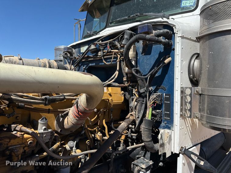 image for item EJ3082 1999 Peterbilt 378 semi truck