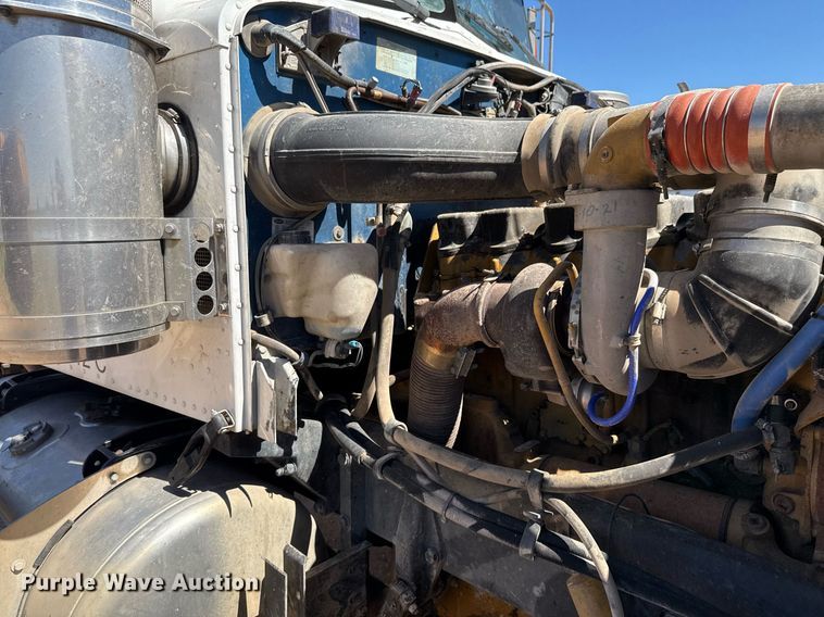 image for item EJ3082 1999 Peterbilt 378 semi truck