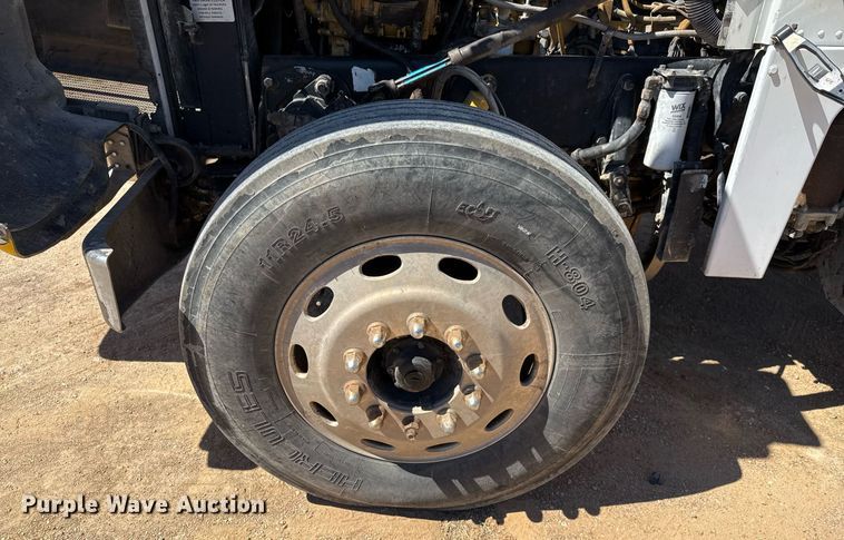 image for item EJ3082 1999 Peterbilt 378 semi truck