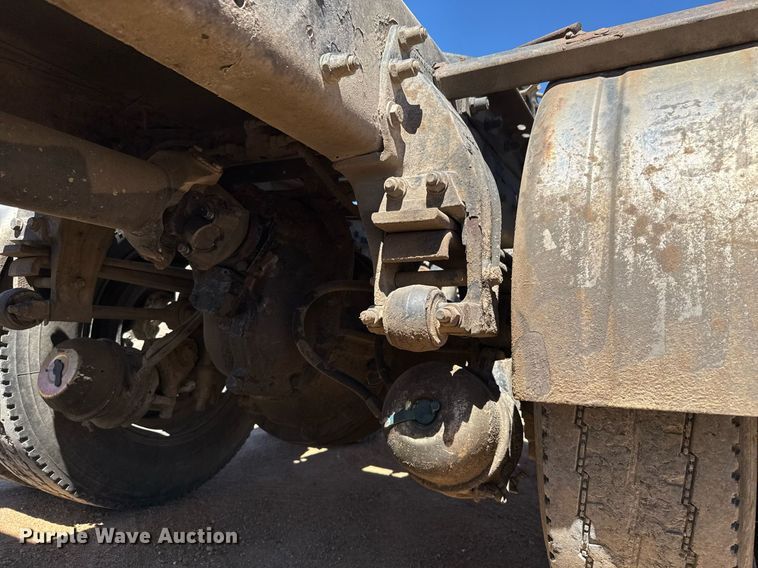 image for item EJ3082 1999 Peterbilt 378 semi truck