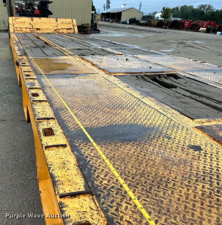 image for item EK3333 1993 Trail King TK100HT-483 drop deck hydraulic tail equipment trailer