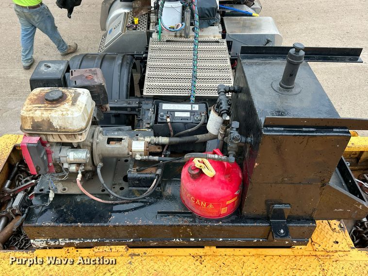 image for item EK3333 1993 Trail King TK100HT-483 drop deck hydraulic tail equipment trailer