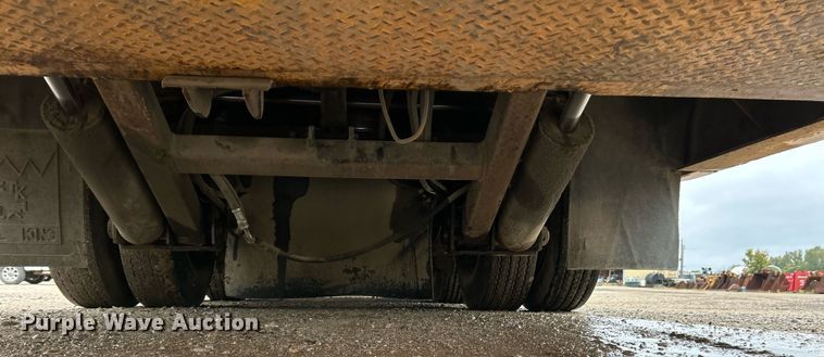 image for item EK3333 1993 Trail King TK100HT-483 drop deck hydraulic tail equipment trailer