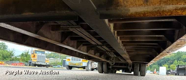 image for item EK3333 1993 Trail King TK100HT-483 drop deck hydraulic tail equipment trailer